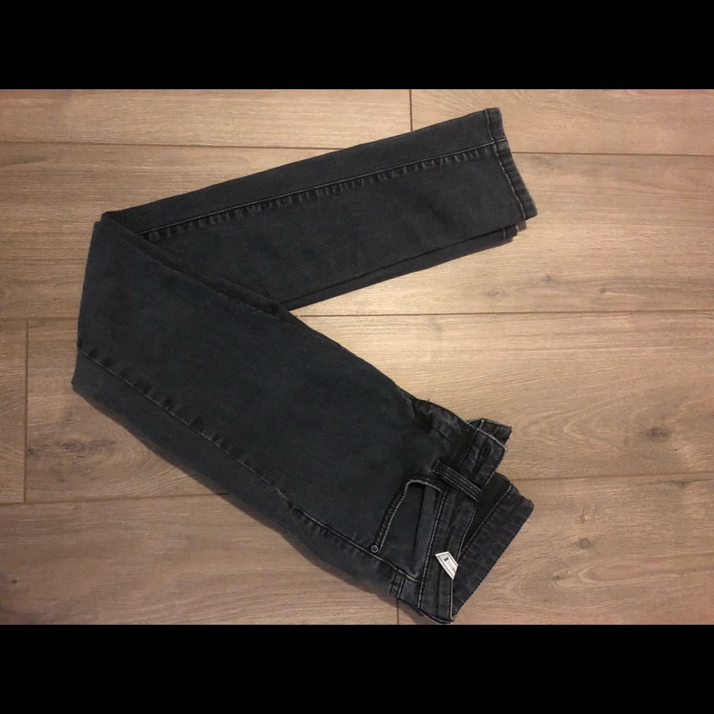Black BCBG max azria skinny jeans, size 26